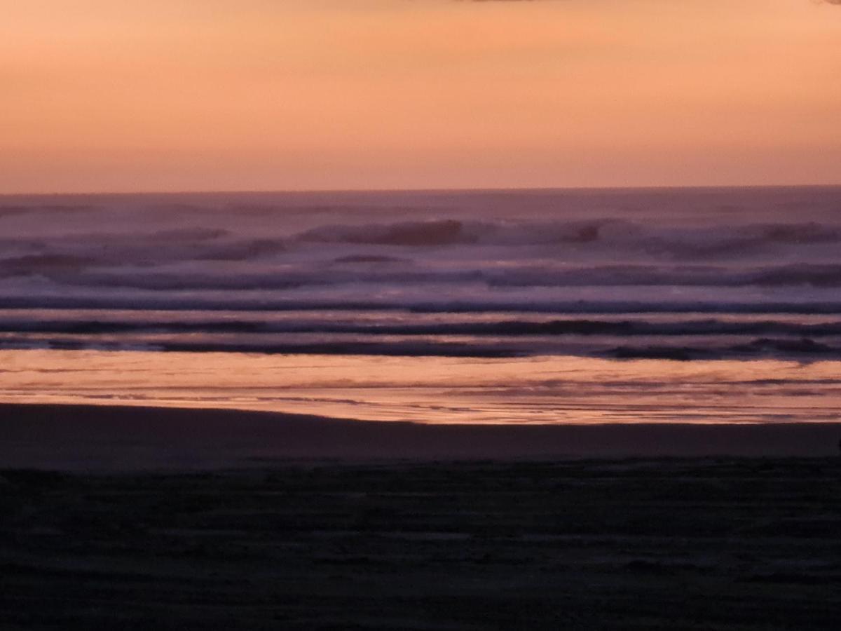 #40 At The Beach Waitarere Экстерьер фото