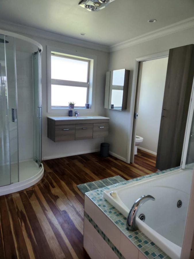 #40 At The Beach Waitarere Экстерьер фото