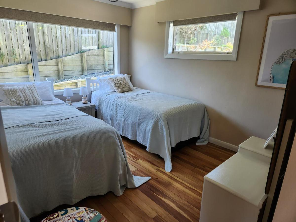 #40 At The Beach Waitarere Экстерьер фото